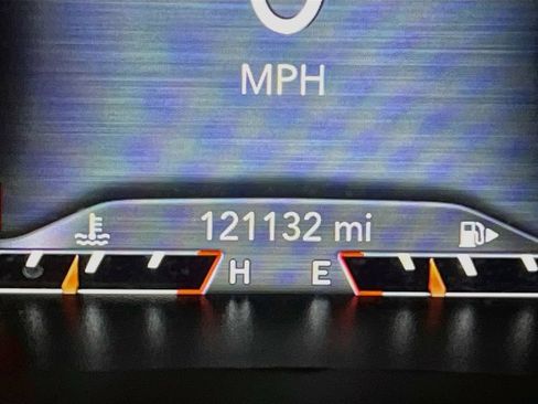 Used 2021 Jeep Cherokee Latitude Lux w/ Sun & Sound Group AWD/4WD image 12