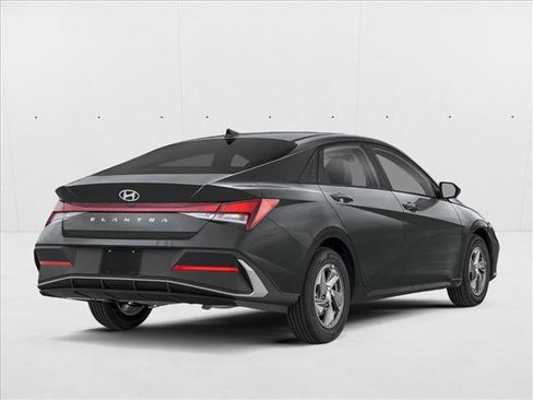 New 2026 Hyundai Elantra SE FWD image 2
