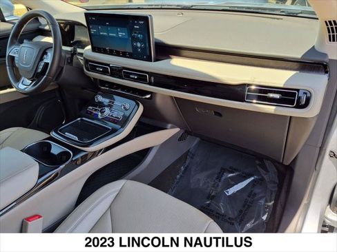 Used 2023 Lincoln Nautilus Reserve FWD image 27