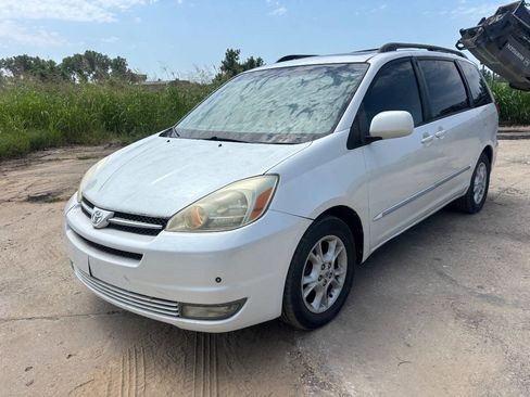 Used 2004 Toyota Sienna XLE FWD image 2