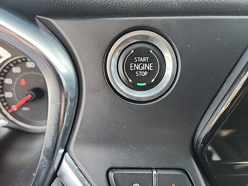 Used 2022 Chevrolet Blazer LT w/ Sound & Technology Package FWD image 18