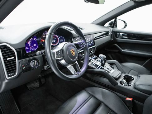 Certified 2023 Porsche Cayenne Platinum Edition AWD/4WD image 4