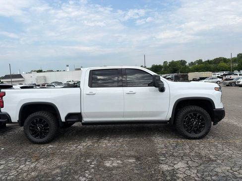 Used 2025 Chevrolet Silverado 2500 LTZ w/ Trail Boss Package AWD/4WD image 2