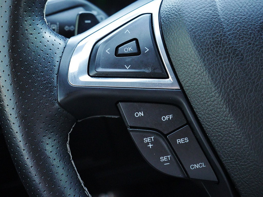 Used 2020 Ford Edge ST w/ Cold Weather Package AWD/4WD image 32