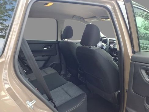 Used 2025 Nissan Rogue SV AWD/4WD image 11