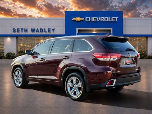 Used 2019 Toyota Highlander Limited w/ Carpet Mat Package (TMS) AWD/4WD image 5