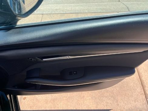Used 2021 MAZDA MAZDA3 s FWD image 18