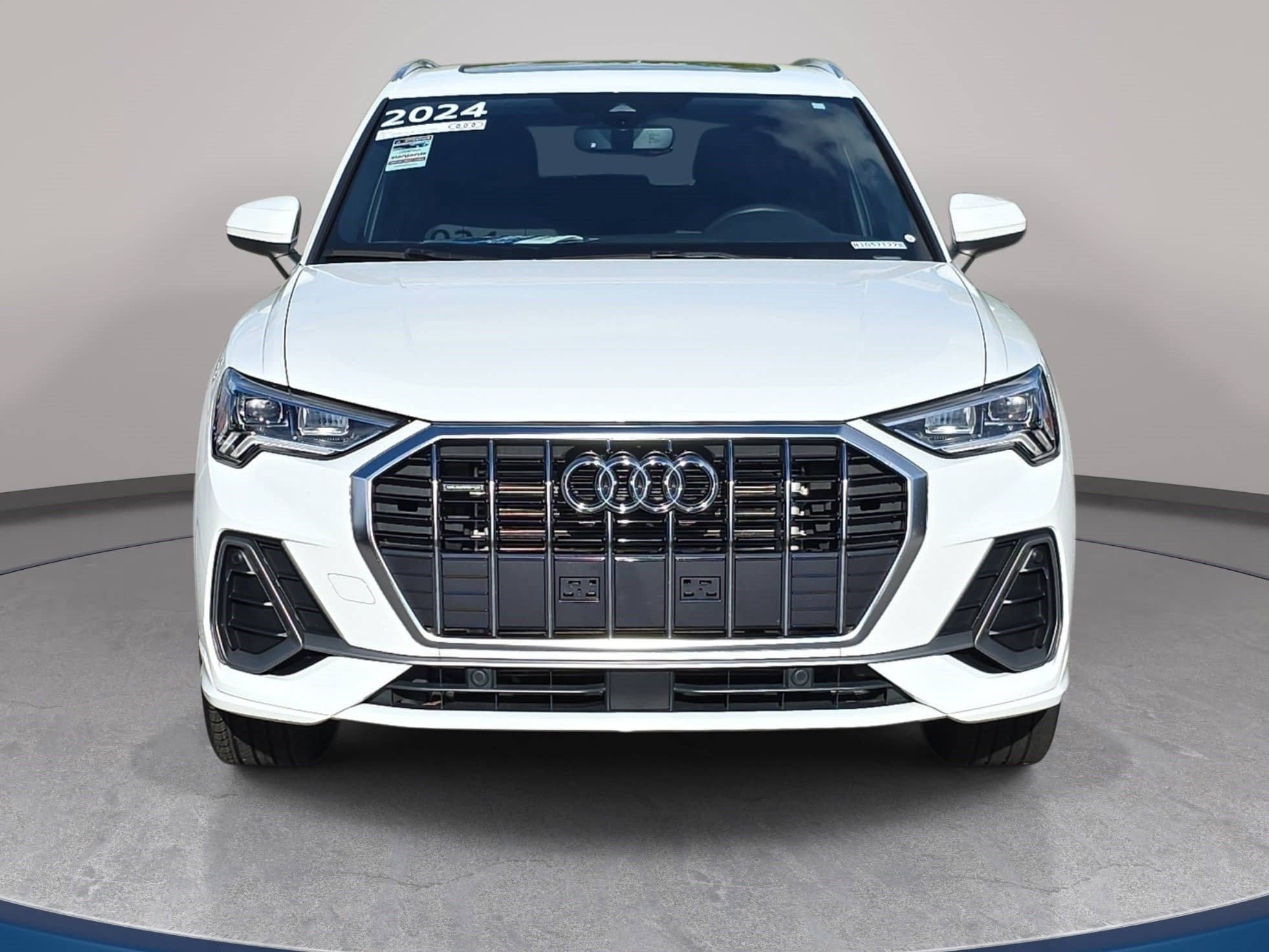 Certified 2024 Audi Q3 2.0T Premium AWD/4WD image 2