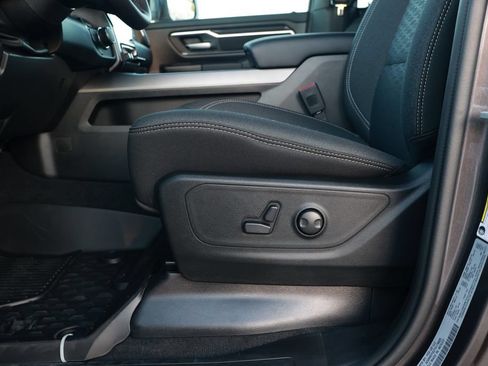 New 2026 RAM 1500 4x4 Crew Cab image 16