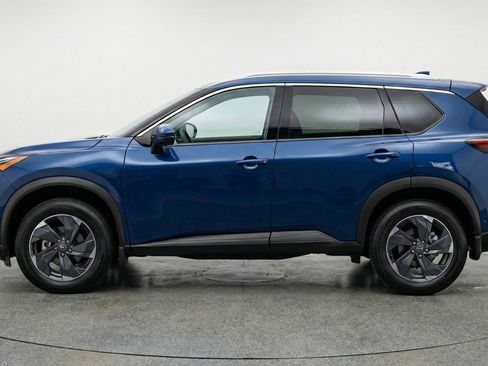Used 2025 Nissan Rogue SV FWD image 5