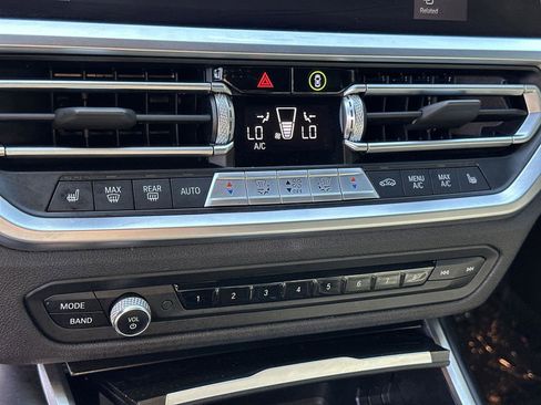 Used 2022 BMW 330i Sedan w/ Driving Assistance Package image 25