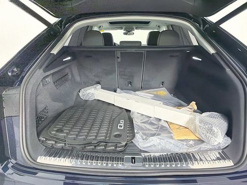 Used 2025 Audi Q8 Premium Plus image 29