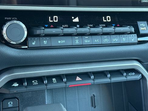 New 2026 Toyota Tundra Limited AWD/4WD image 23