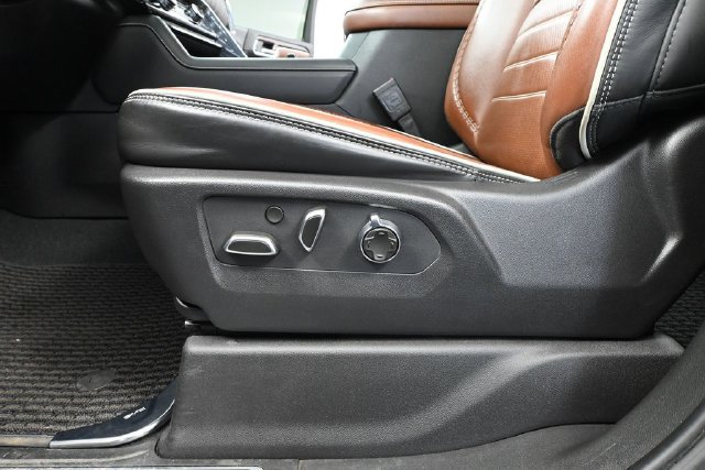 Used 2024 GMC Sierra 3500 Denali Ultimate AWD/4WD image 18