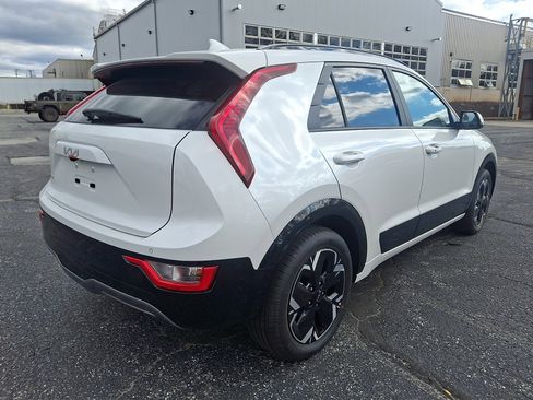 New 2025 Kia Niro Wind w/ Wind Preserve Package image 8