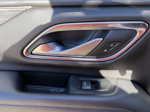 Used 2022 GMC Yukon XL SLT w/ SLT Luxury Package image 23