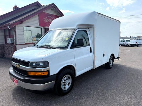 Used 2019 Chevrolet Express 3500 w/ Power Convenience Package image 4