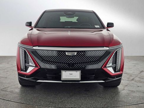 Used 2025 Cadillac Lyriq Luxury w/ LPO, Red Accent Package AWD/4WD image 8