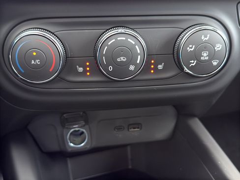 New 2026 Chevrolet Trax LS w/ LS Convenience Package FWD image 22