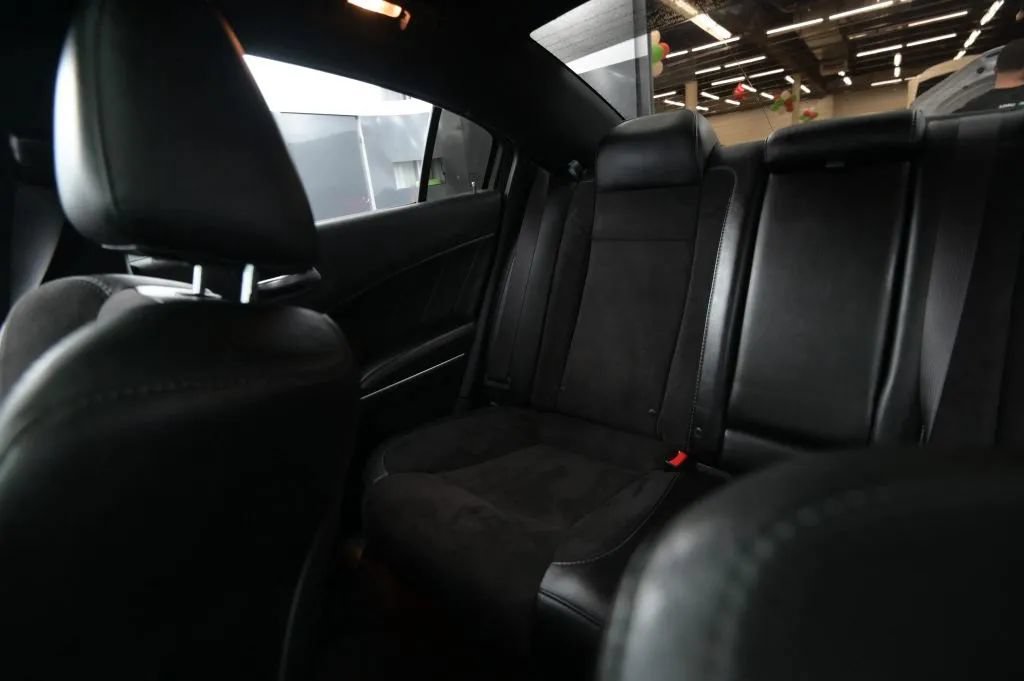 Used 2018 Dodge Charger R/T Scat Pack w/ Dynamics Package RWD image 44