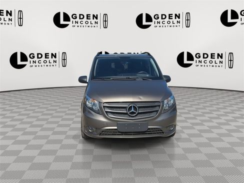 Used 2017 Mercedes-Benz Metris Passenger image 3
