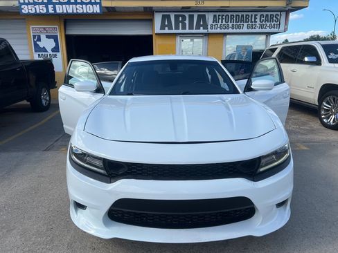 Used 2018 Dodge Charger R/T RWD image 8