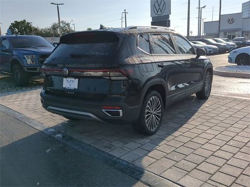 New 2025 Volkswagen Taos SE image 4