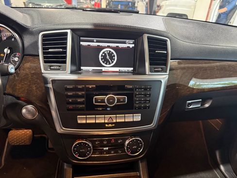 Used 2013 Mercedes-Benz GL 450 4MATIC w/ Premium 1 Pkg image 19