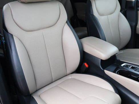Used 2020 Hyundai Santa Fe Limited image 17