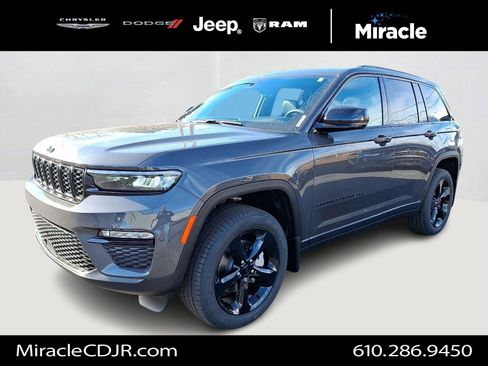New 2025 Jeep Grand Cherokee Limited w/ Black Appearance Package image 2