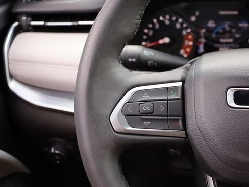 Used 2025 Jeep Compass Limited AWD/4WD image 11