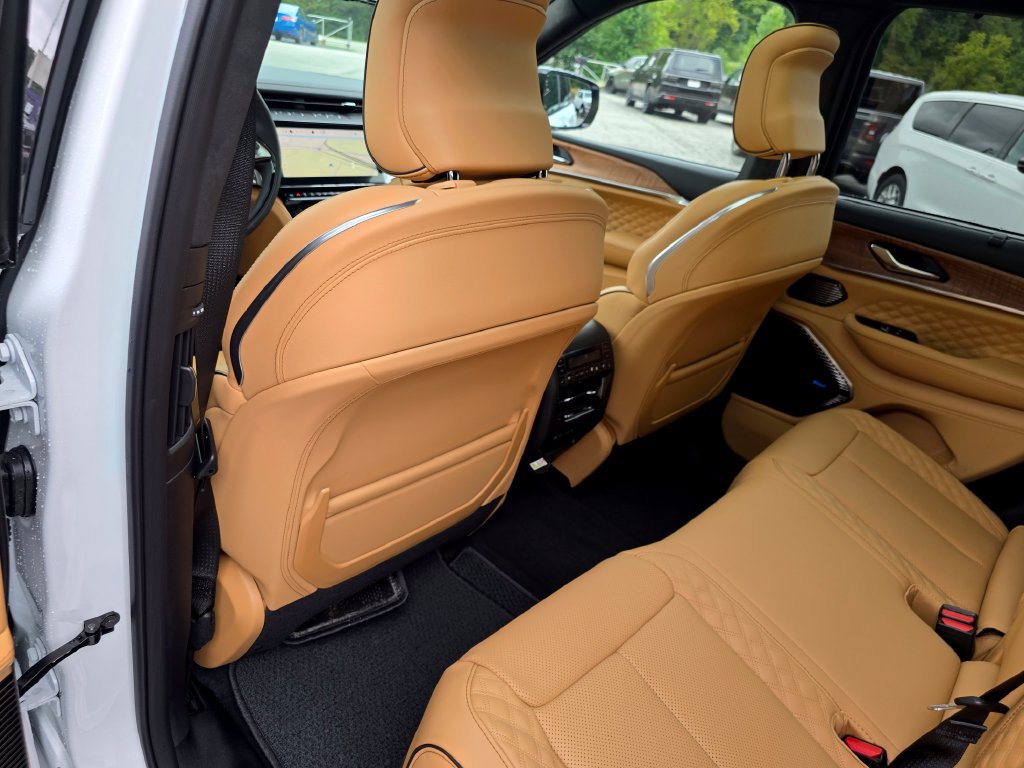 New 2027 Jeep Grand Cherokee Summit AWD/4WD image 25