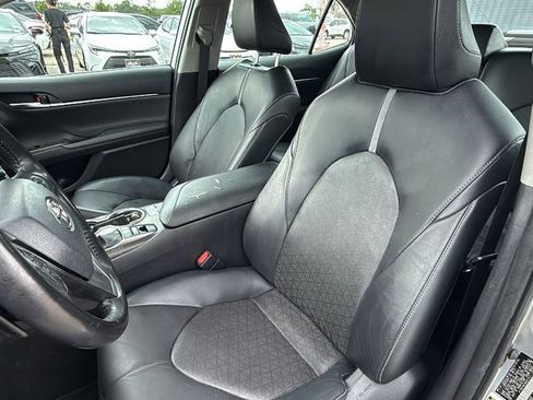 Used 2022 Toyota Camry XSE FWD image 14