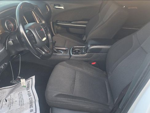 Used 2022 Dodge Charger SXT RWD image 8