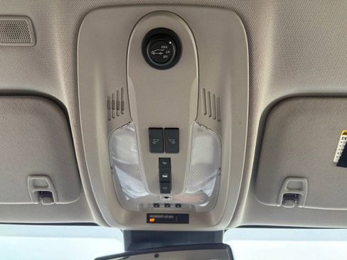 Used 2017 Chevrolet Equinox Premier w/ Enhanced Convenience Package FWD image 16