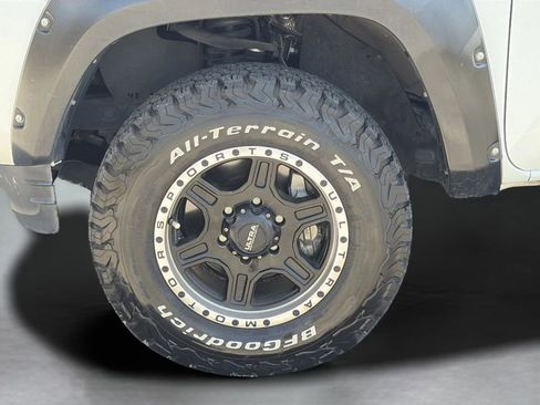 Used 2020 Toyota Tacoma SR AWD/4WD image 28