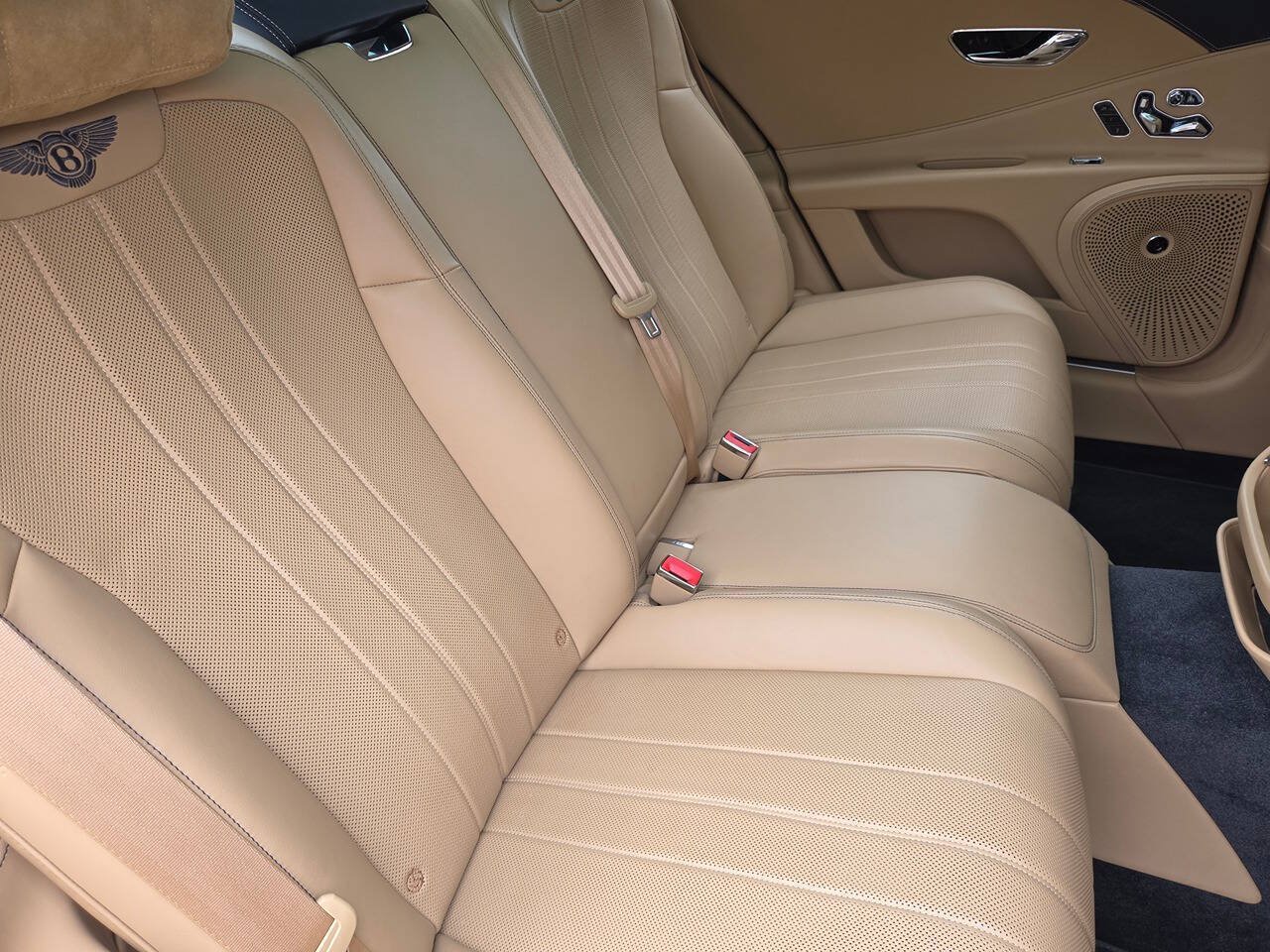 Used 2021 Bentley Flying Spur V8 AWD/4WD image 12