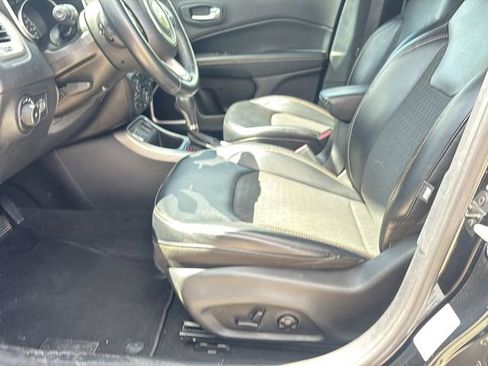 Used 2018 Jeep Compass Latitude w/ Popular Equipment Group FWD image 21