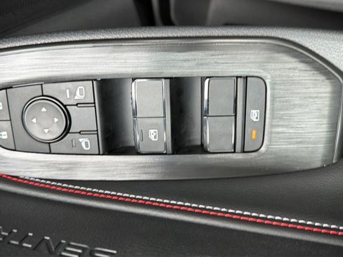 New 2026 Nissan Sentra SR w/ Floor Mat Package FWD image 22