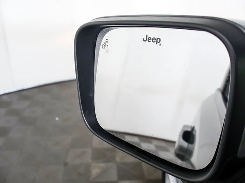 Used 2021 Jeep Renegade Latitude w/ Convenience Group FWD image 33
