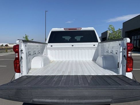 Used 2025 Chevrolet Silverado 1500 LT AWD/4WD image 10