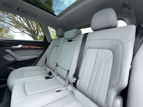 Used 2023 Audi Q5 2.0T Premium w/ Convenience Package AWD/4WD image 22