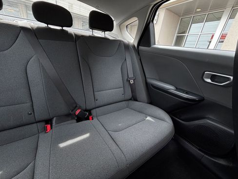 Used 2025 Kia K4 LXS image 37