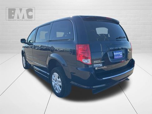 Used 2014 Dodge Grand Caravan SE w/ Quick Order Package 29E SE FWD image 4