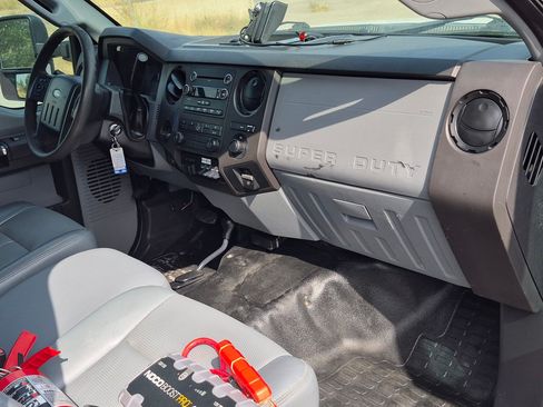 Used 2016 Ford F550 4x4 Regular Cab Super Duty image 27