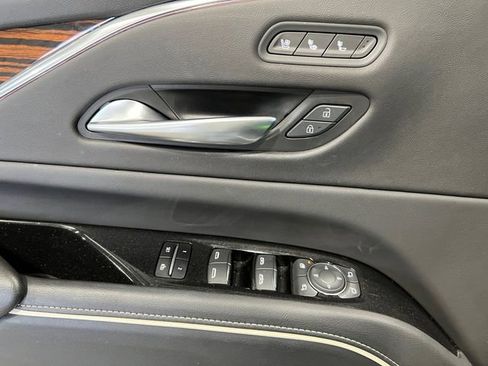 Certified 2023 Cadillac Escalade ESV Premium Luxury image 17