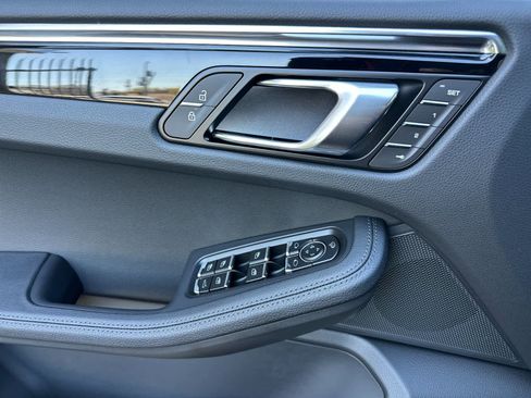 New 2026 Porsche Macan image 12
