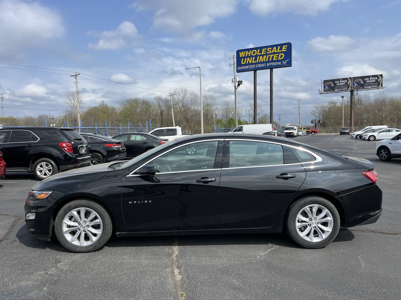 Used 2021 Chevrolet Malibu LT FWD image 2
