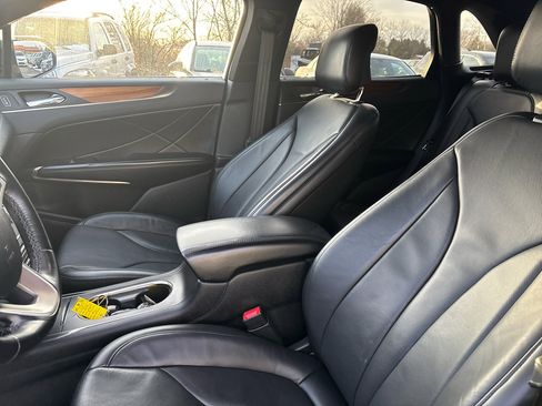 Used 2017 Lincoln MKC Reserve image 12