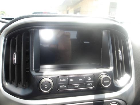 Used 2016 Chevrolet Colorado LT w/ LT Convenience Package RWD image 16